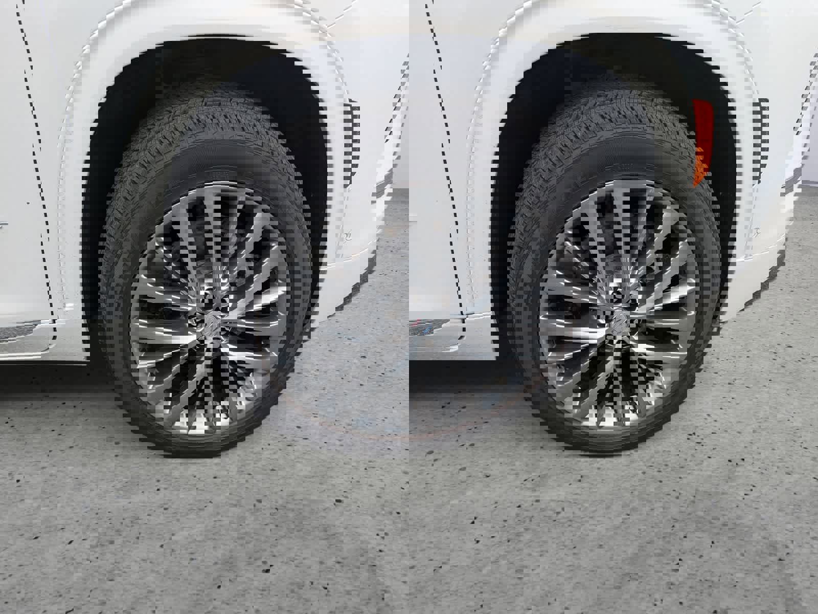 Certified 2025 Buick Enclave Avenir w/ Super Cruise Package AWD/4WD image 7