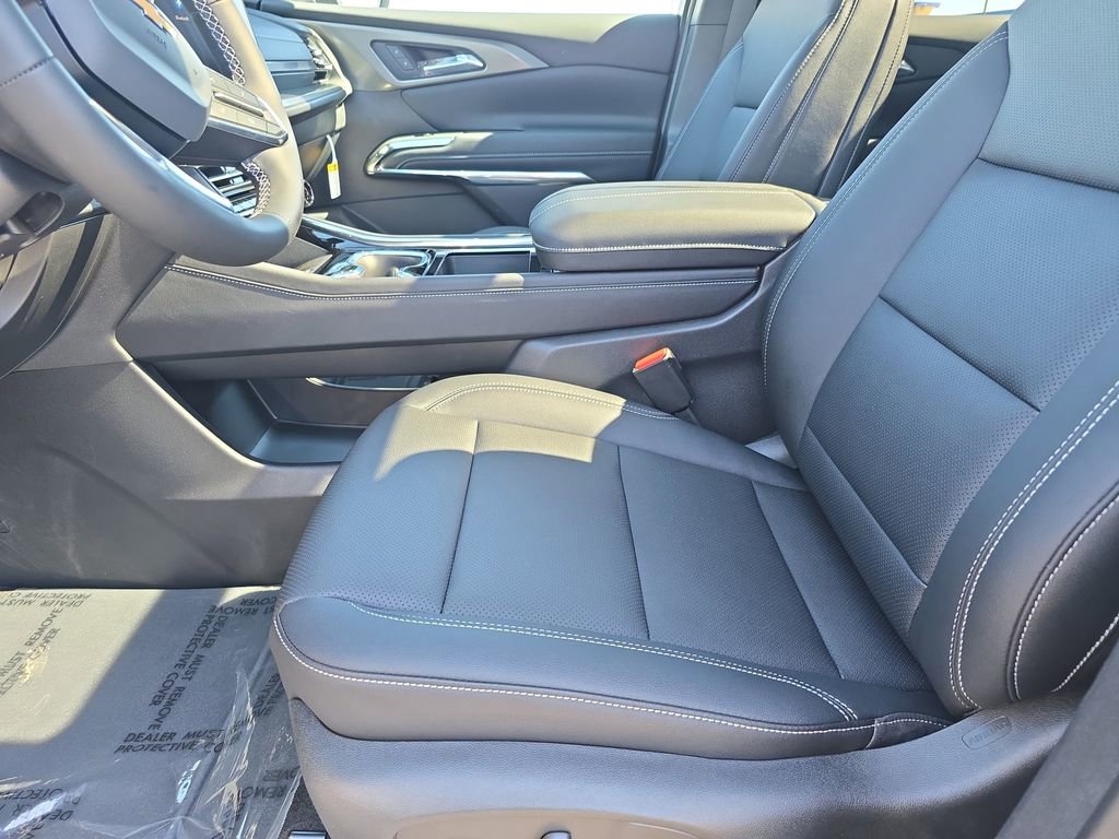 New 2026 Chevrolet Traverse LT w/ Sun and Wheel Package FWD image 31