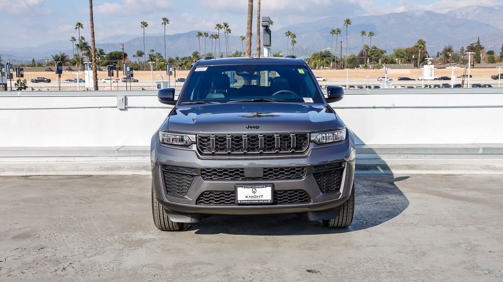 New 2026 Jeep Grand Cherokee Altitude video 3