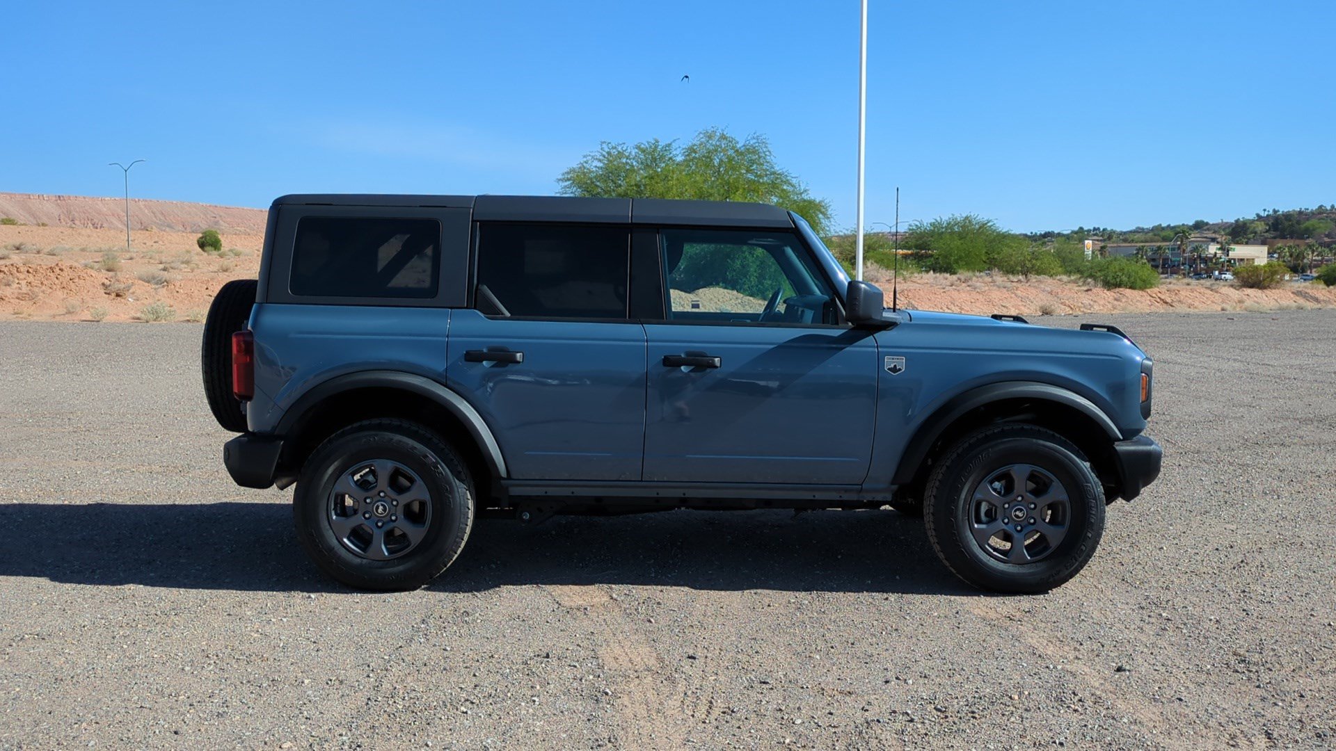 Used 2025 Ford Bronco Big Bend AWD/4WD image 2