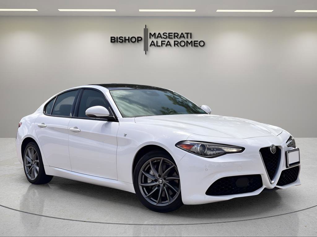 Used 2022 Alfa Romeo Giulia Ti AWD/4WD image 1