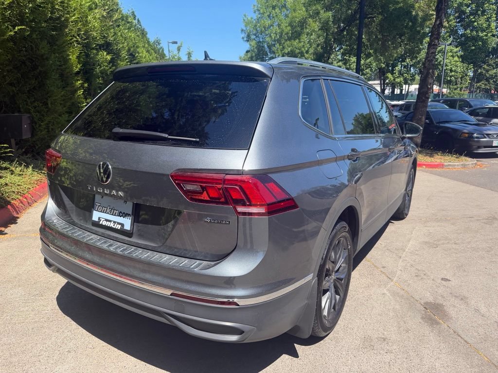 Used 2024 Volkswagen Tiguan SE AWD/4WD image 4