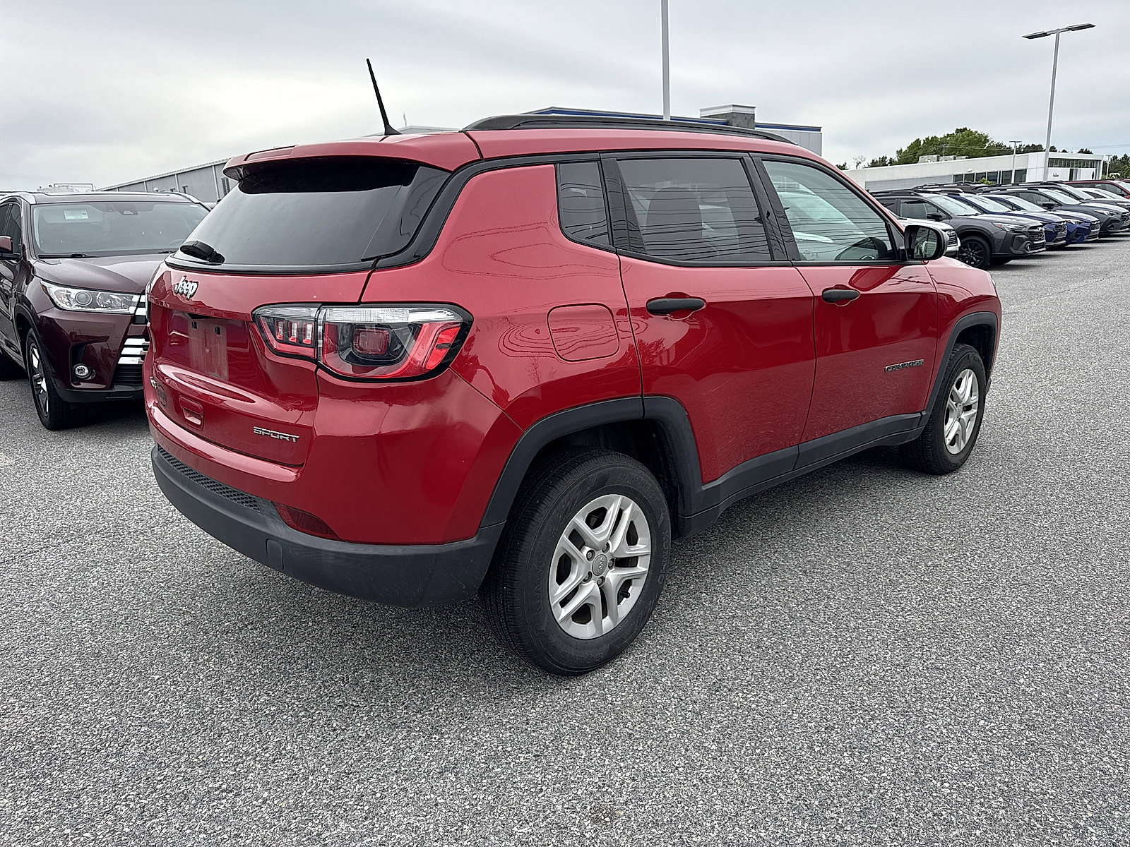 Used 2017 Jeep Compass Sport AWD/4WD image 3
