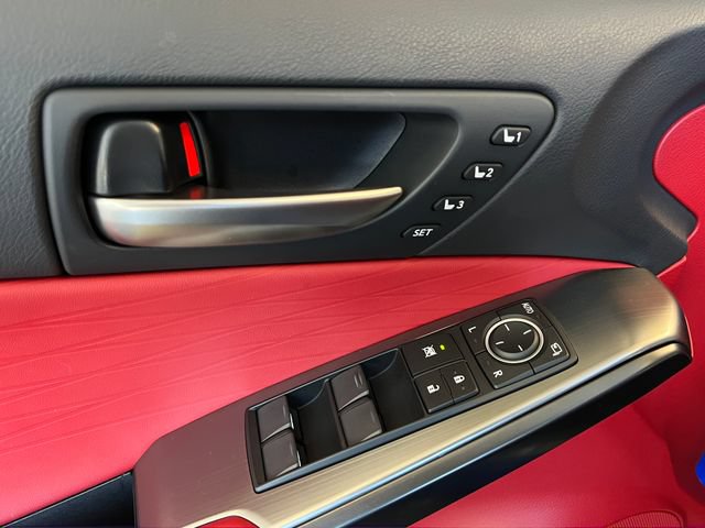 Used 2025 Lexus IS 500 RWD image 32