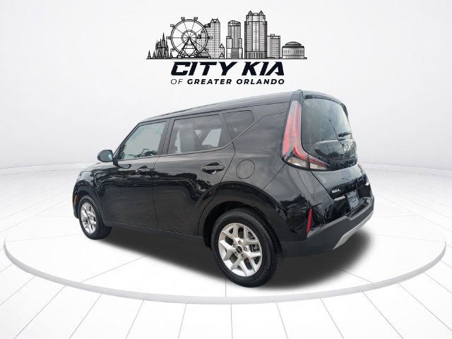 Certified 2025 Kia Soul LX w/ LX Technology Package FWD image 4