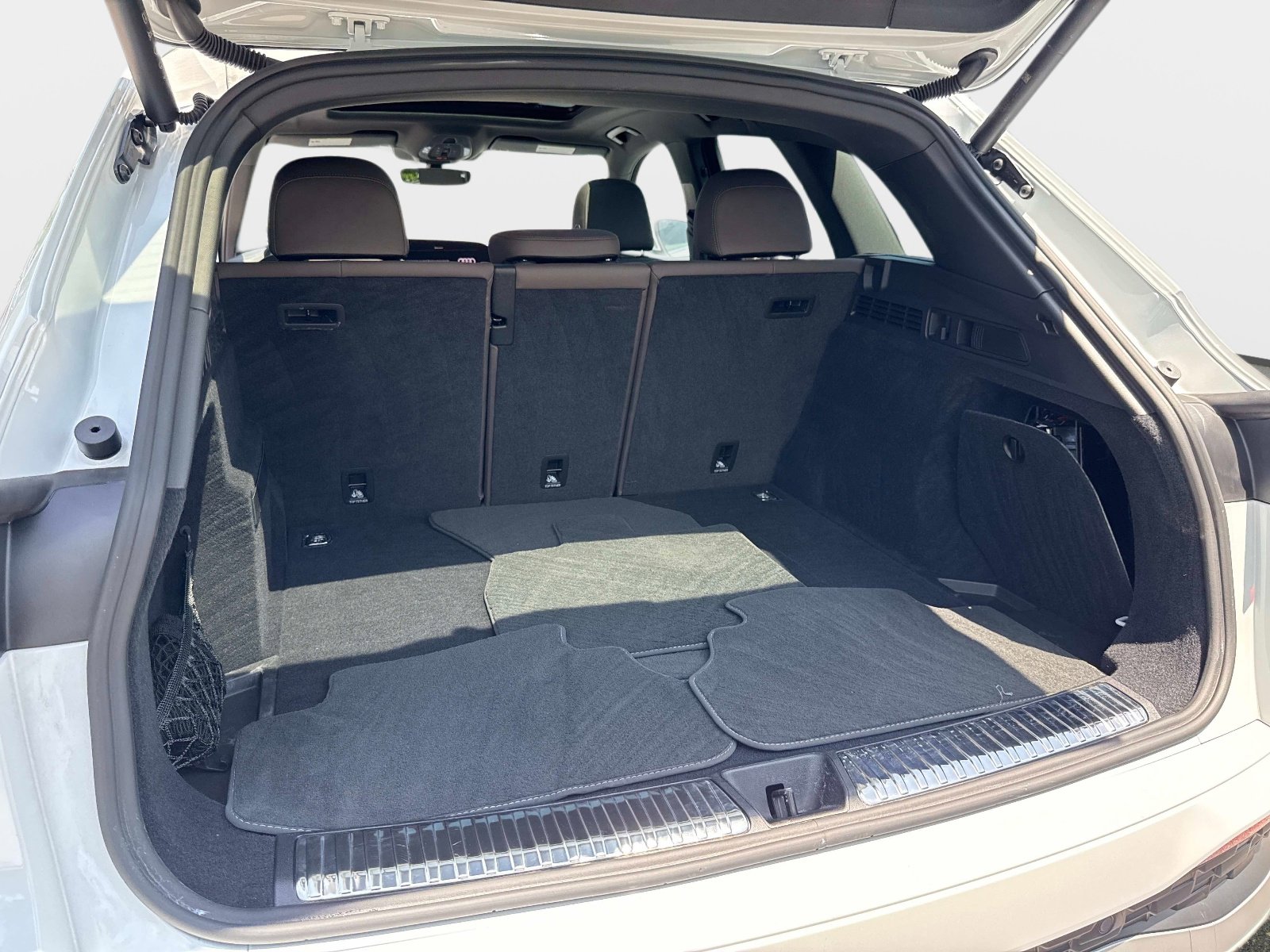 Used 2025 Audi Q5 Premium w/ Convenience Package AWD/4WD image 9