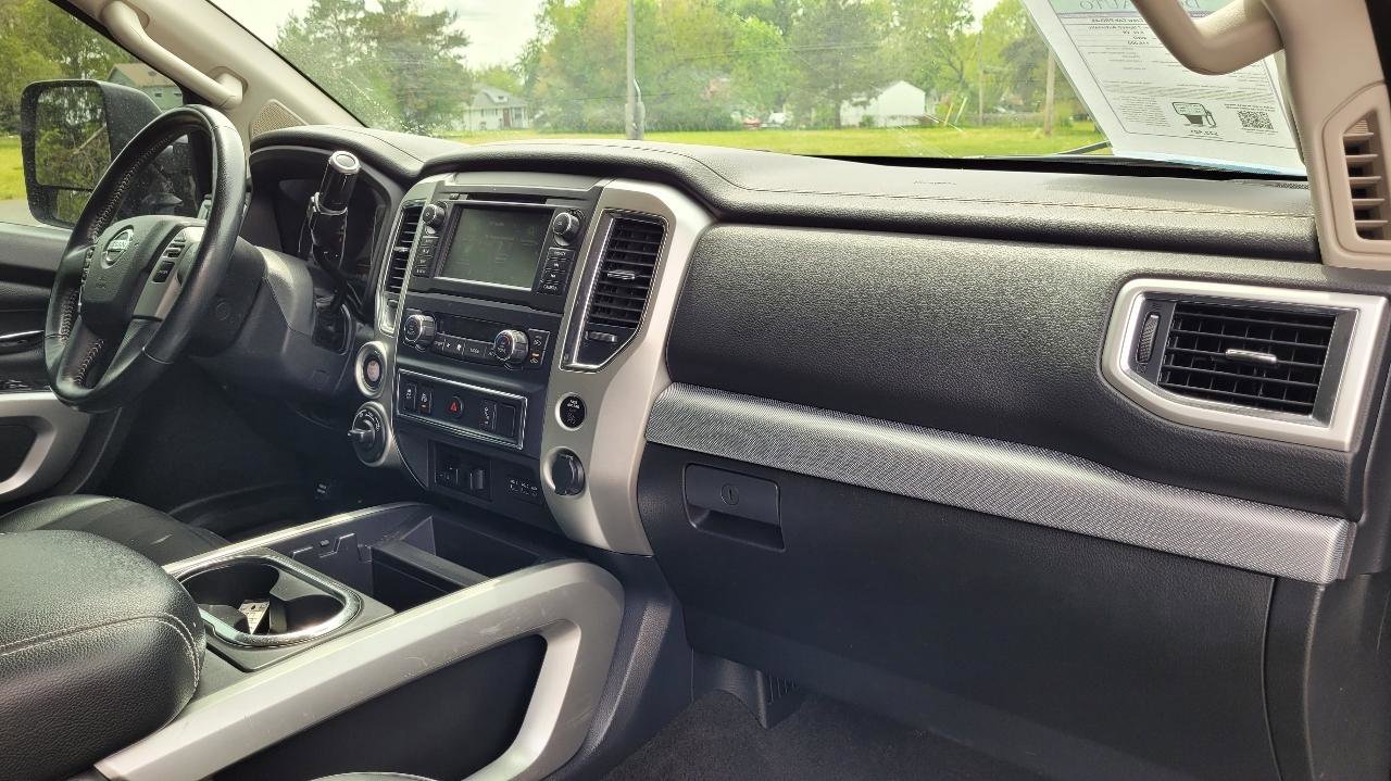Used 2019 Nissan Titan PRO-4X w/ Pro-4x Utility Package AWD/4WD image 20