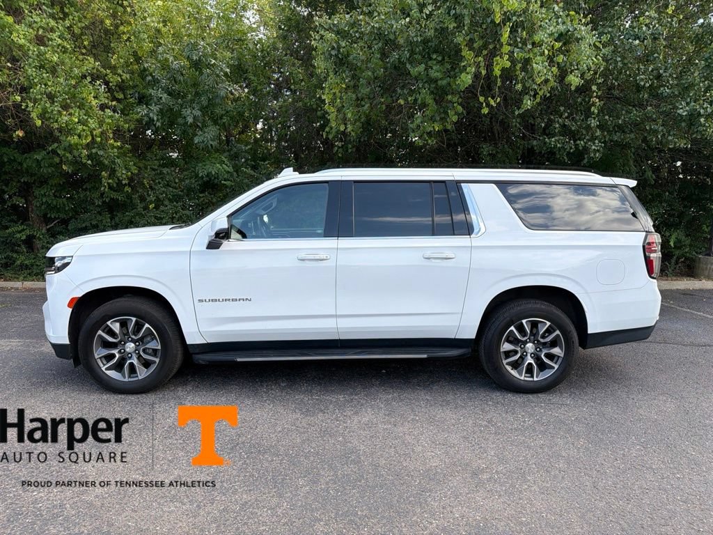 Used 2021 Chevrolet Suburban LT w/ LT Signature Plus Package AWD/4WD image 2