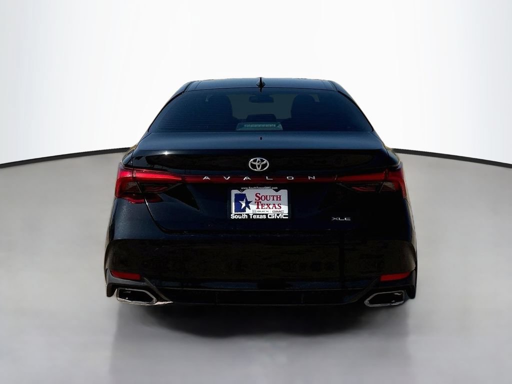 Used 2022 Toyota Avalon XLE FWD image 6