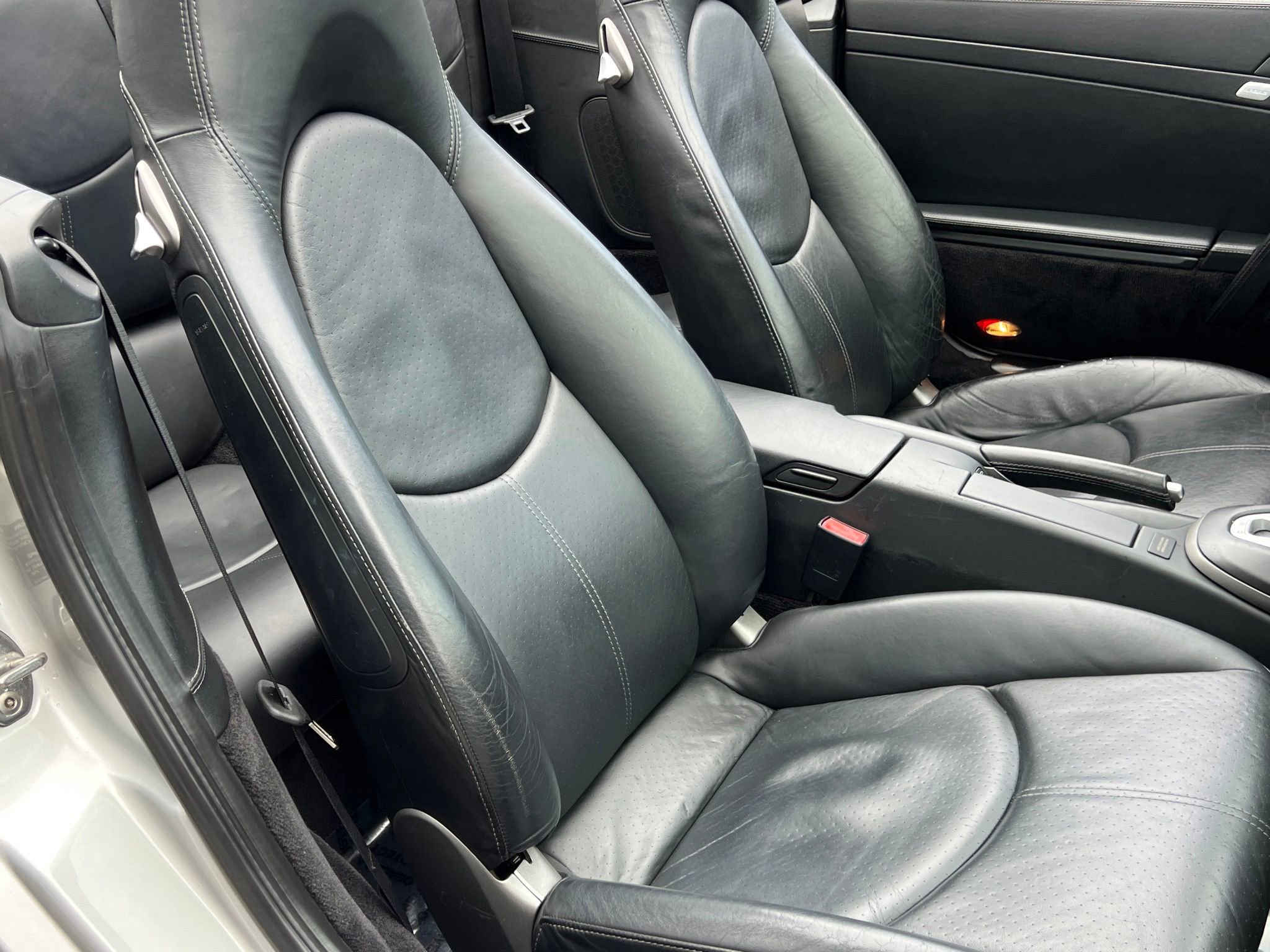 Used 2006 Porsche 911 Carrera 4 AWD/4WD image 30