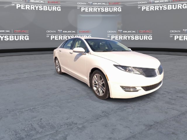 Used 2013 Lincoln MKZ FWD image 2