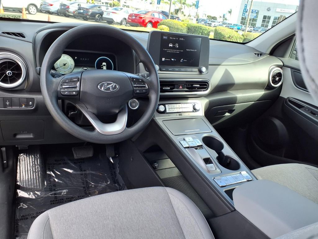 Used 2023 Hyundai Kona SE image 13