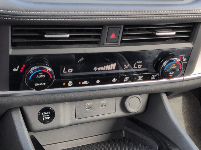 Used 2026 Nissan Rogue SV w/ SV Premium Package FWD image 23