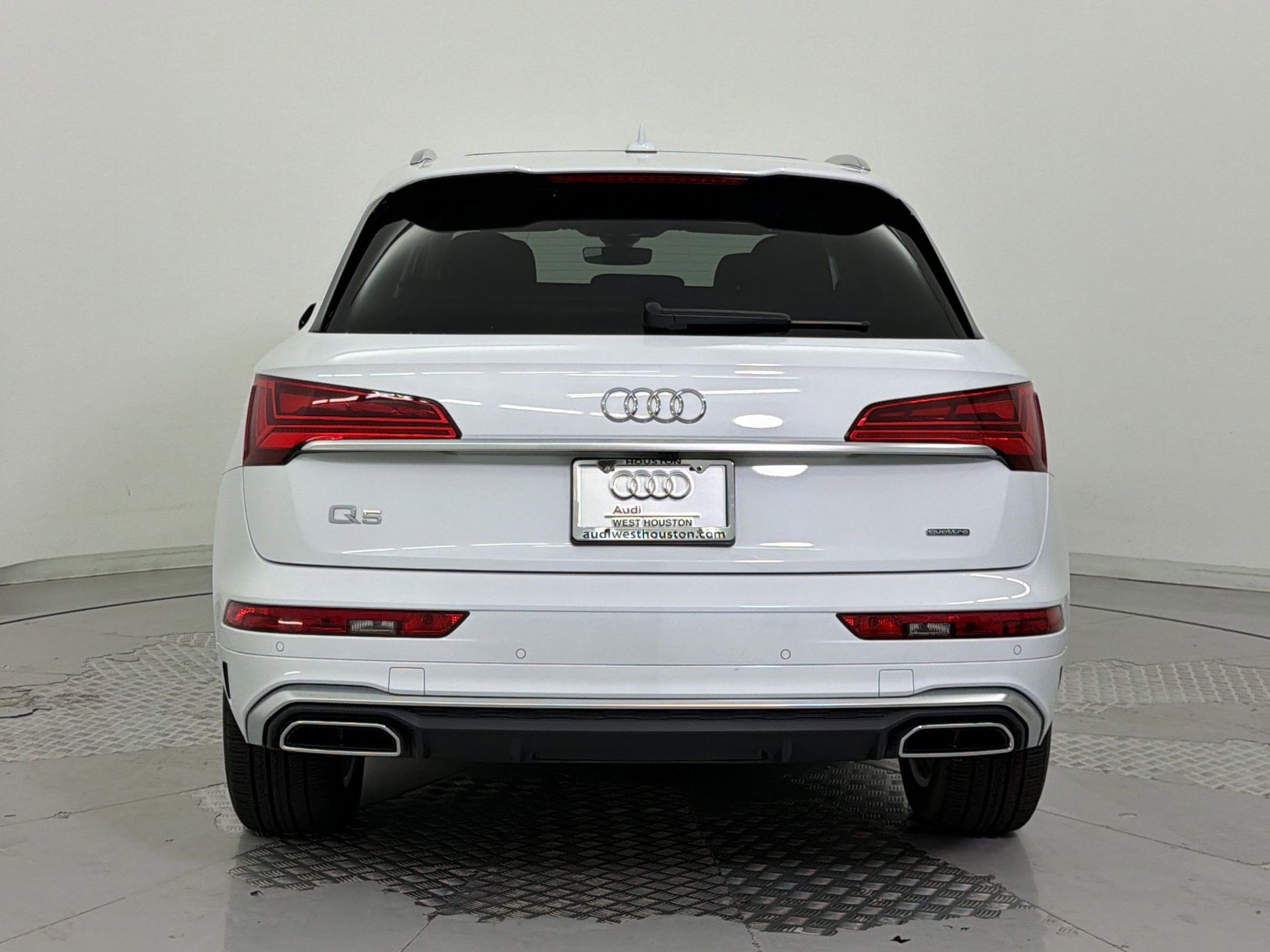 Used 2024 Audi Q5 e Premium AWD/4WD image 10