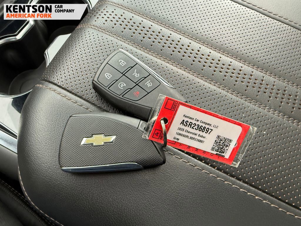Used 2025 Chevrolet Suburban High Country image 46