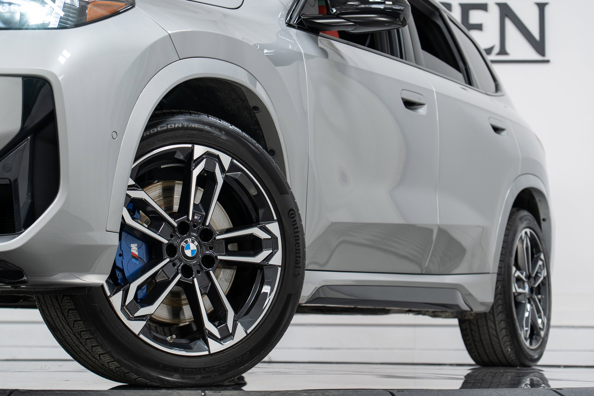 Certified 2025 BMW X1 M35i w/ Premium Package image 27