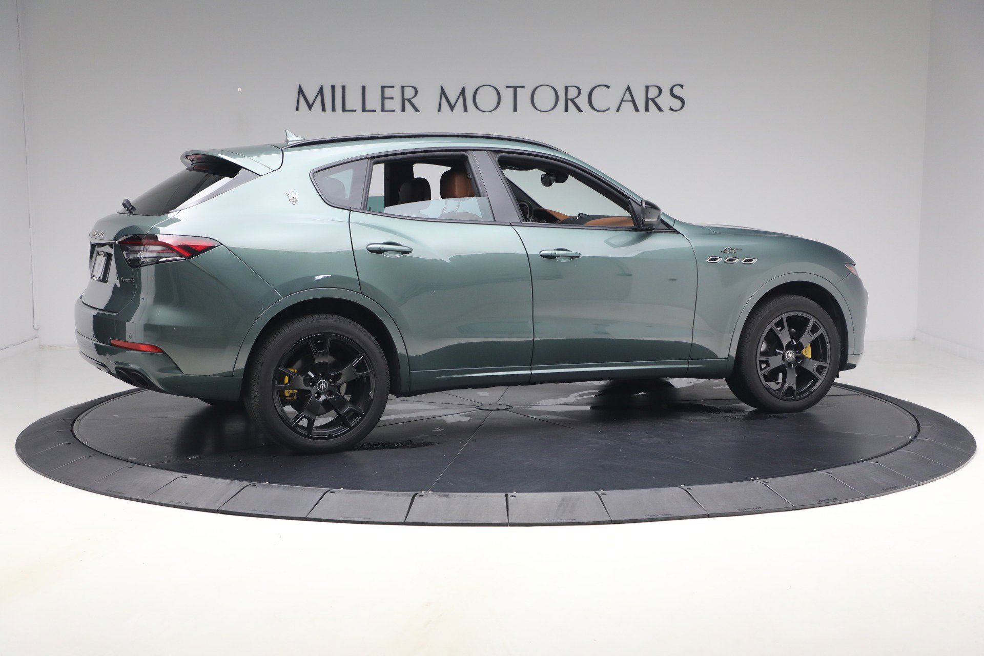 Certified 2022 Maserati Levante GT AWD/4WD image 9