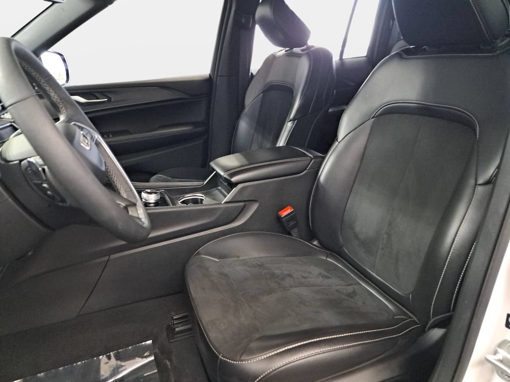 Certified 2024 Jeep Grand Cherokee Altitude AWD/4WD image 15