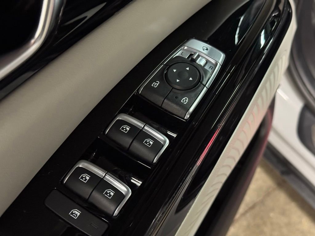 Used 2024 Kia Carnival SX Prestige image 37