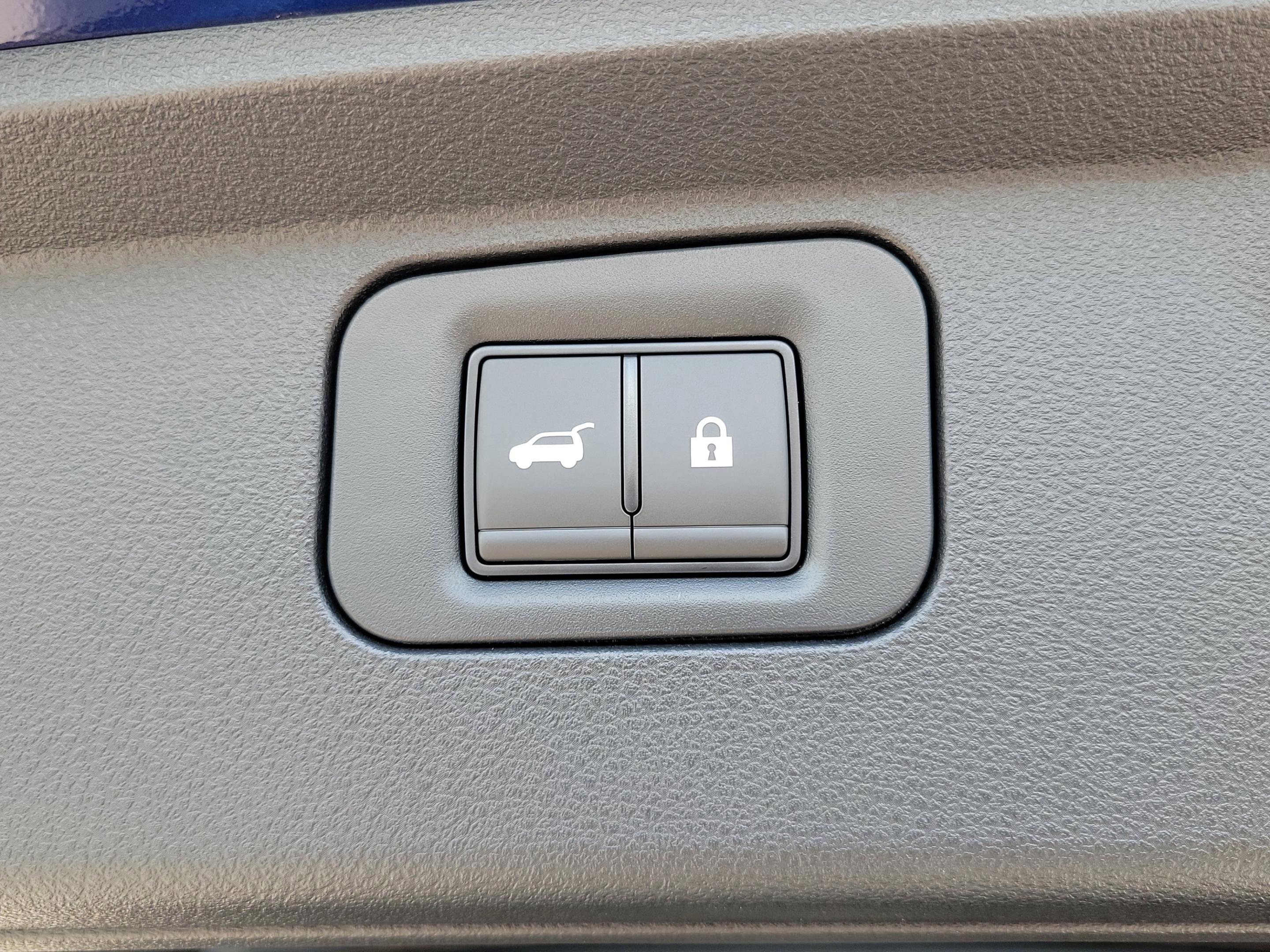 New 2025 Nissan Armada SL w/ Captain's Chari Seat Package image 12