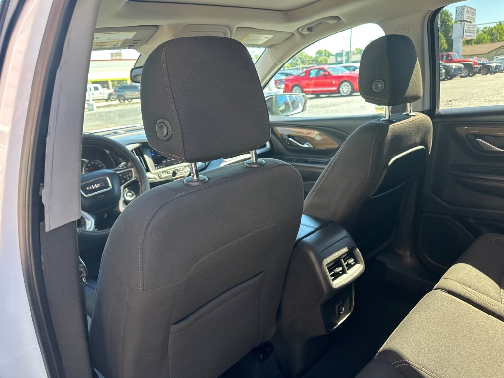 Used 2021 GMC Terrain SLE w/ Driver Convenience Package FWD image 18