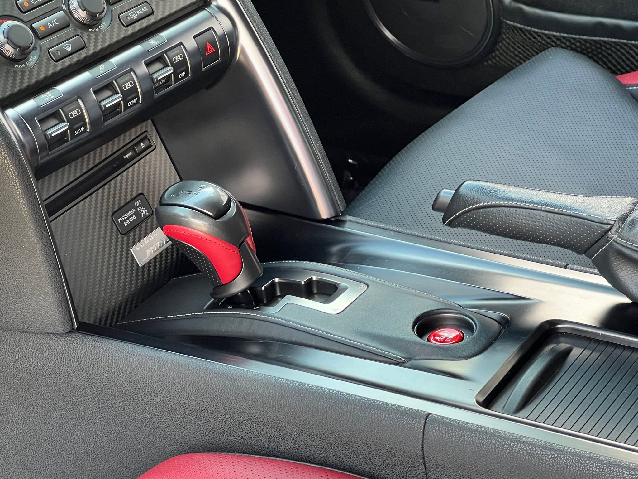 Used 2015 Nissan GT-R Black Edition image 34