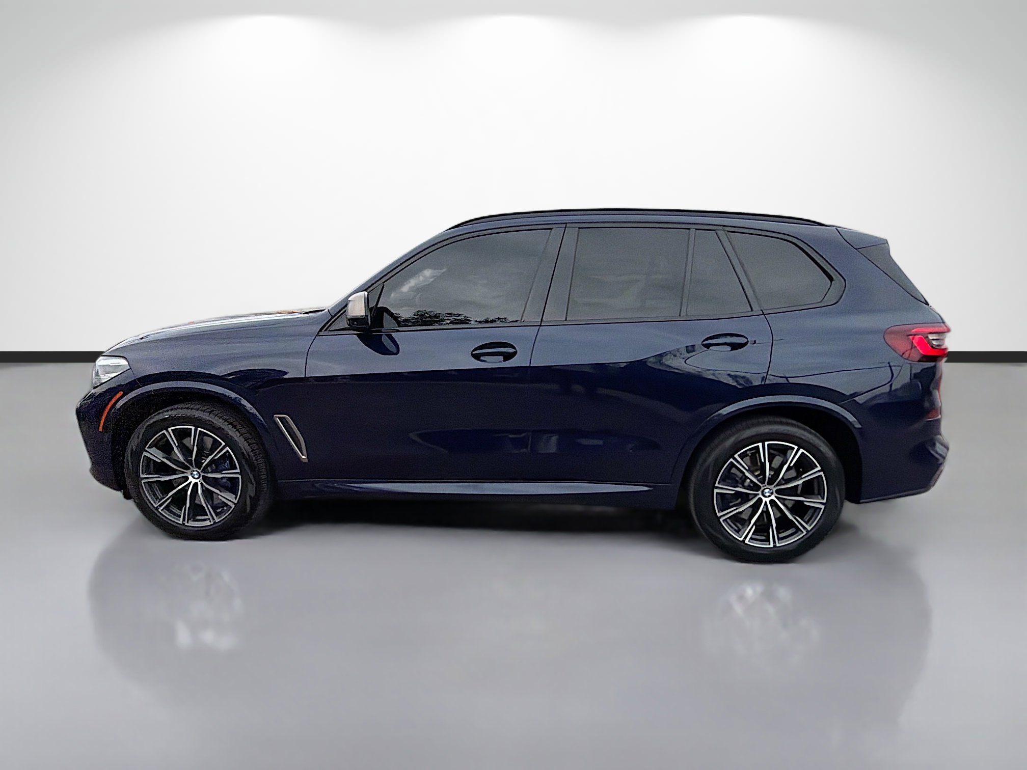 Used 2021 BMW X5 M50i AWD/4WD image 6