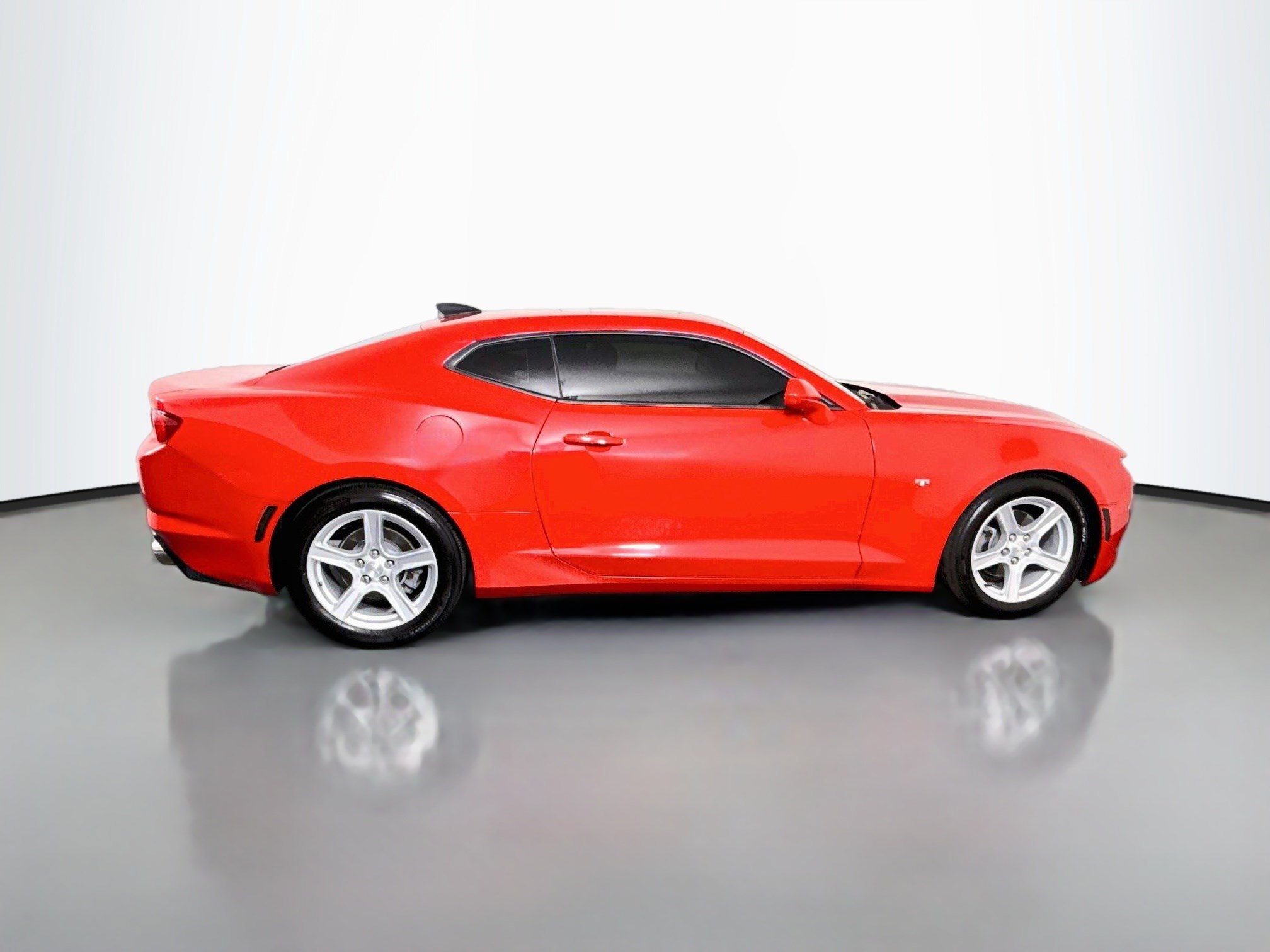 Used 2022 Chevrolet Camaro LT RWD image 11