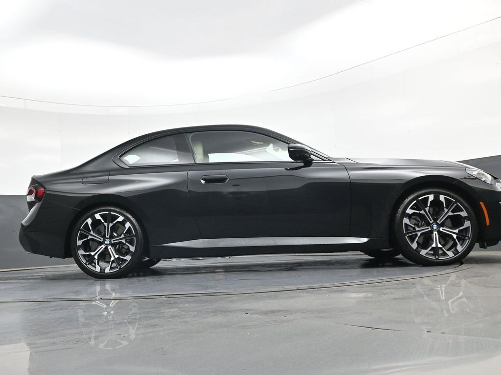 Used 2025 BMW 230i Coupe w/ Premium Package RWD image 27