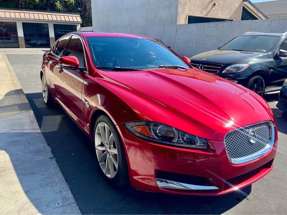 Used 2015 Jaguar XF Portfolio image 4