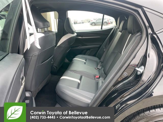 Used 2025 Toyota Camry SE image 12