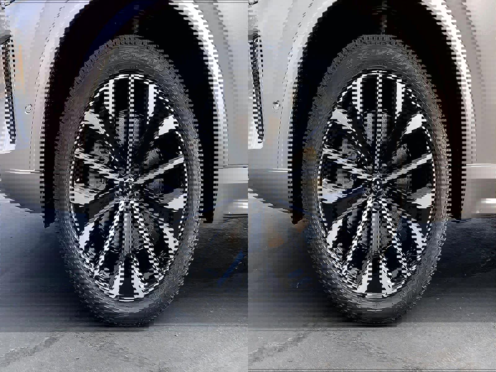 New 2026 Volvo XC90 T8 Plus w/ Protection Package Premier image 14