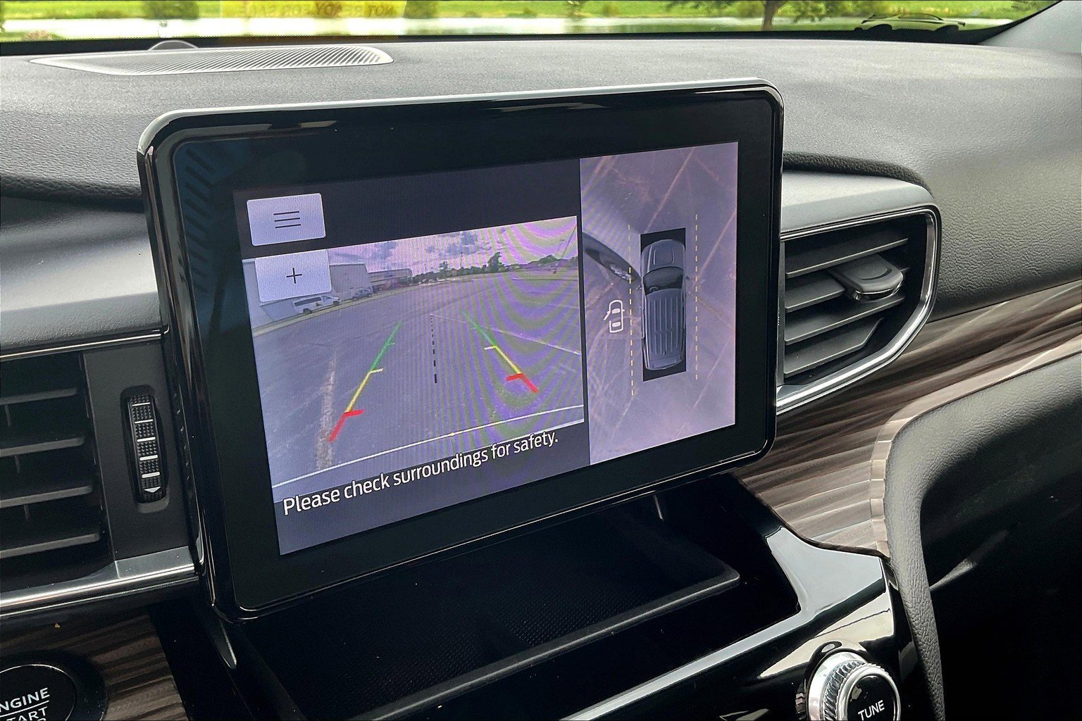 Used 2023 Ford Explorer Limited image 27