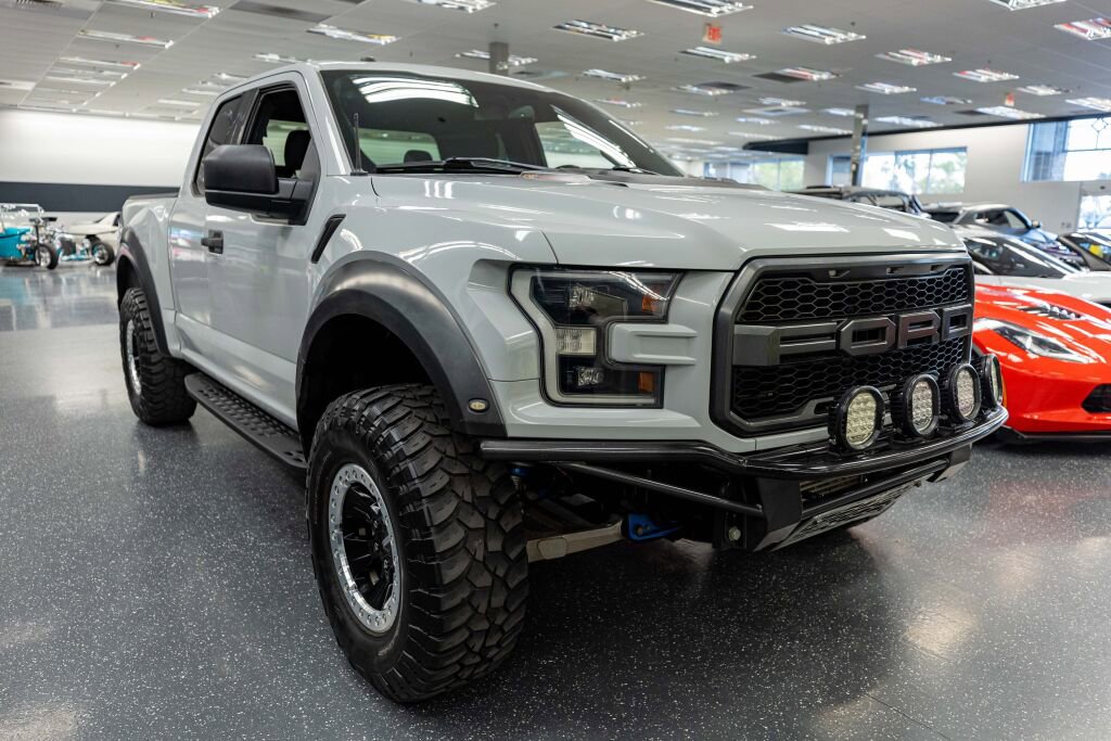Used 2017 Ford F150 Raptor image 3