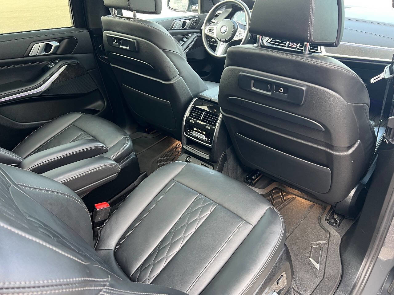Used 2022 BMW X7 xDrive40i w/ M Sport Package image 20