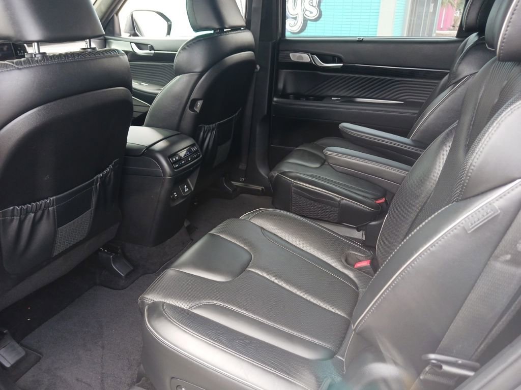 Used 2023 Hyundai Palisade Calligraphy FWD image 13
