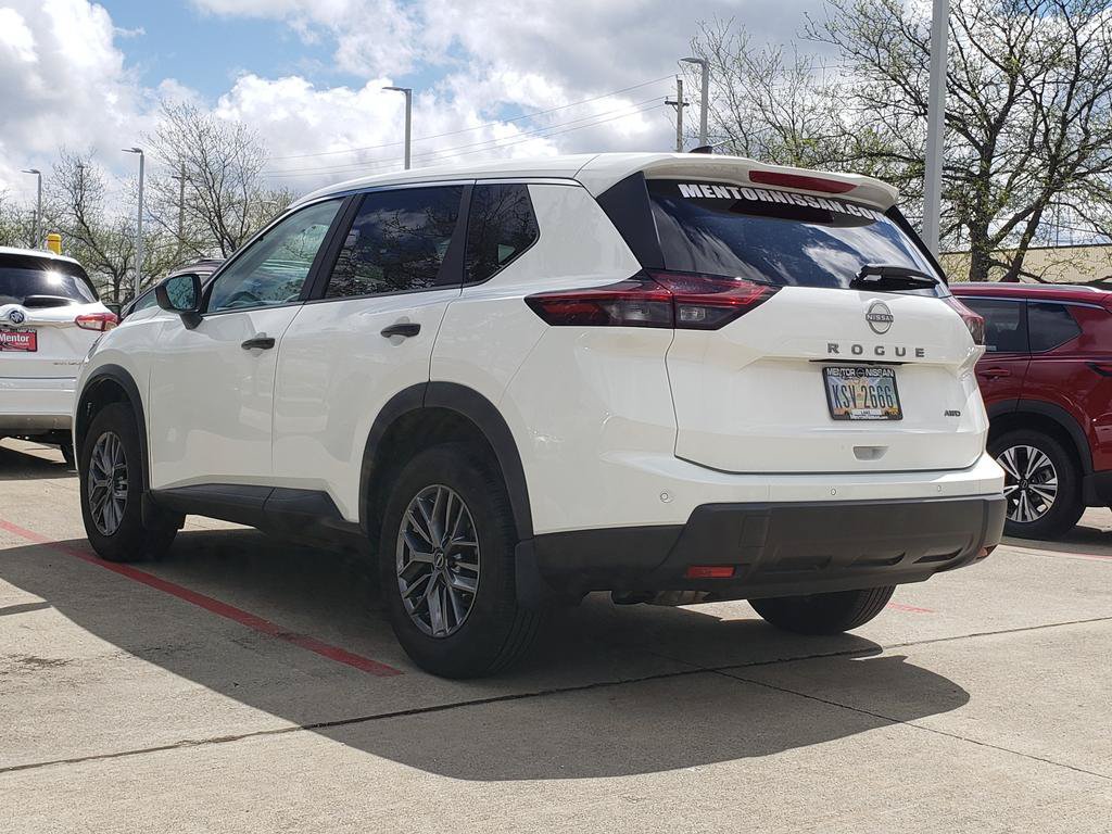 Certified 2025 Nissan Rogue S AWD/4WD image 5