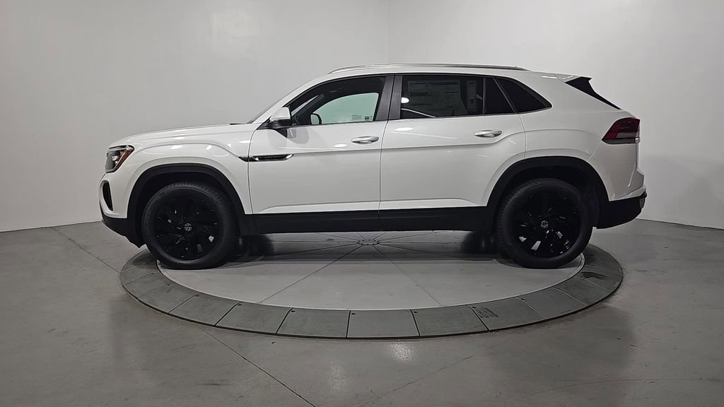 New 2026 Volkswagen Atlas Cross Sport SE image 2