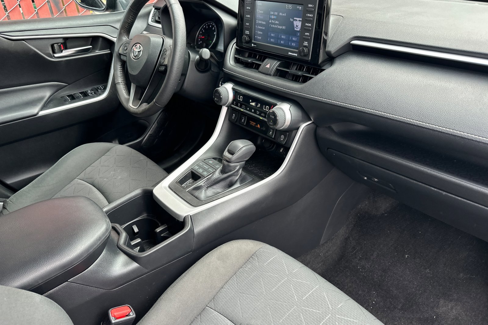 Used 2022 Toyota RAV4 XLE w/ XLE Grade Weather Package AWD/4WD image 16