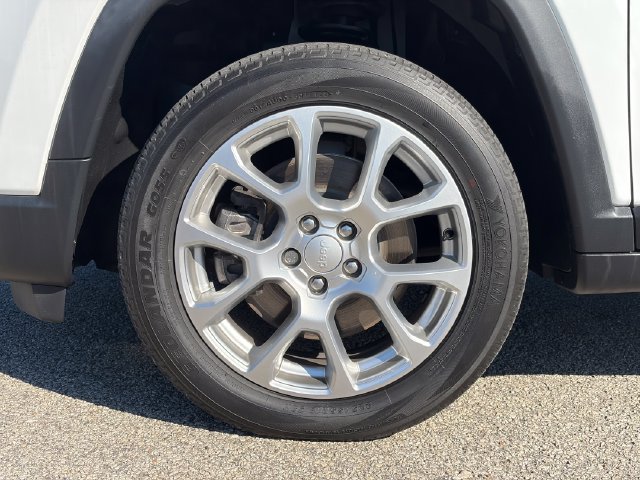Used 2023 Jeep Compass Latitude AWD/4WD image 9