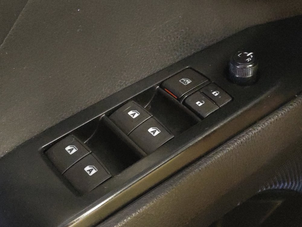 Used 2019 Toyota Camry SE FWD image 27