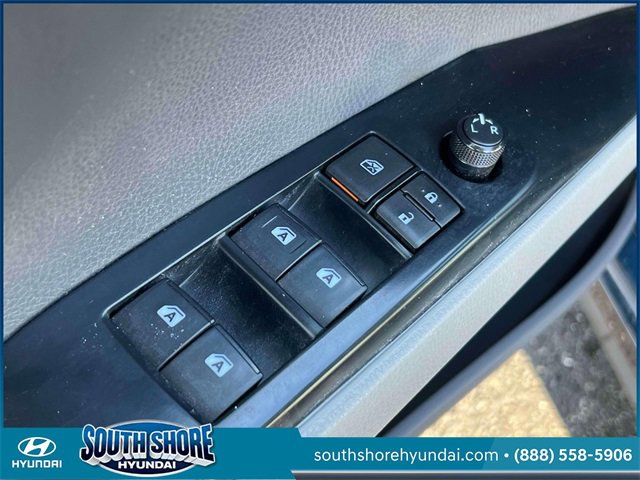 Used 2019 Toyota Camry SE image 21