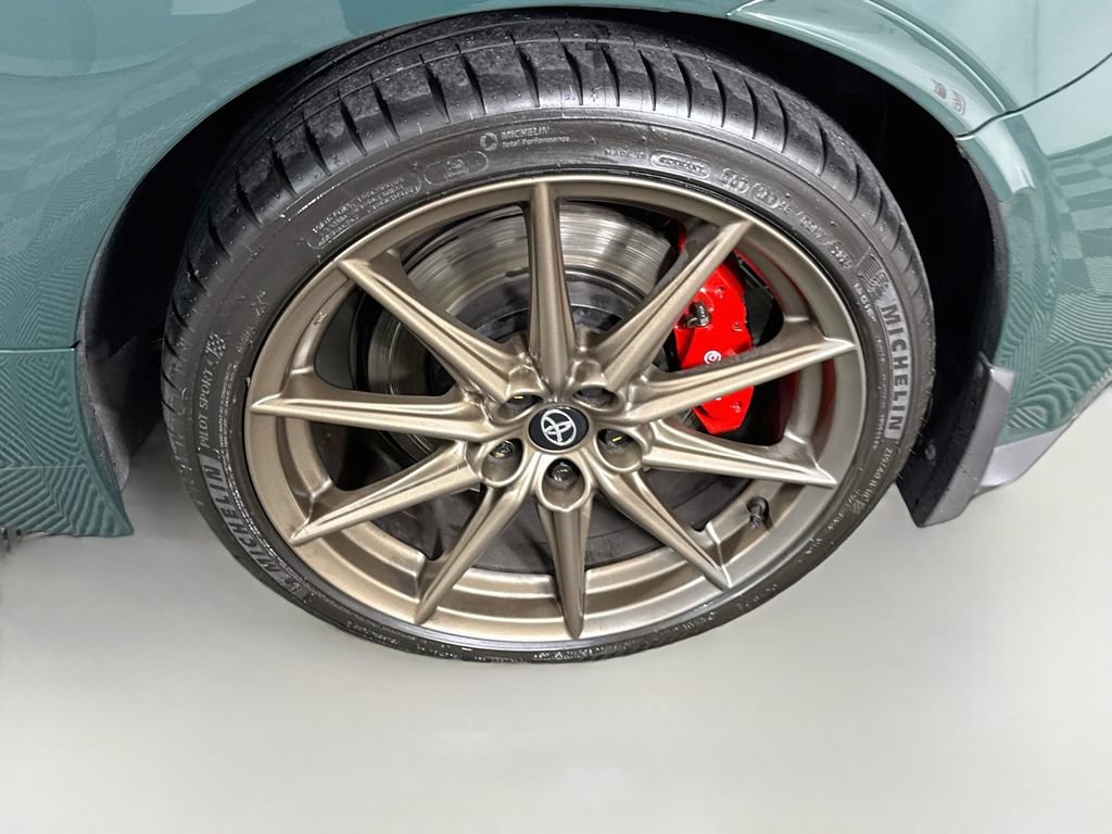 Certified 2025 Toyota GR86 Hakone Edition RWD image 32