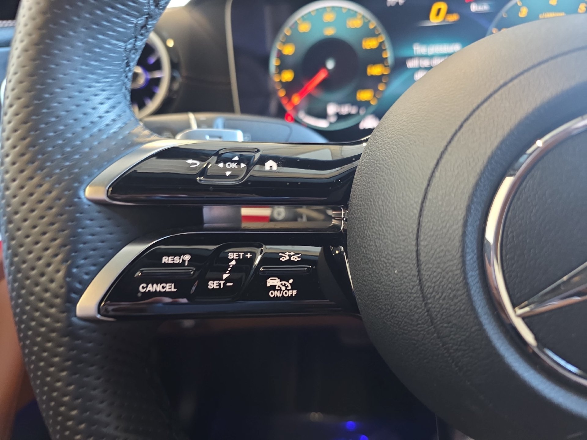 Used 2023 Mercedes-Benz E 450 4MATIC Cabriolet image 17