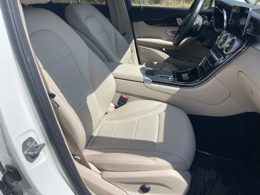 Used 2020 Mercedes-Benz GLC 300 image 23