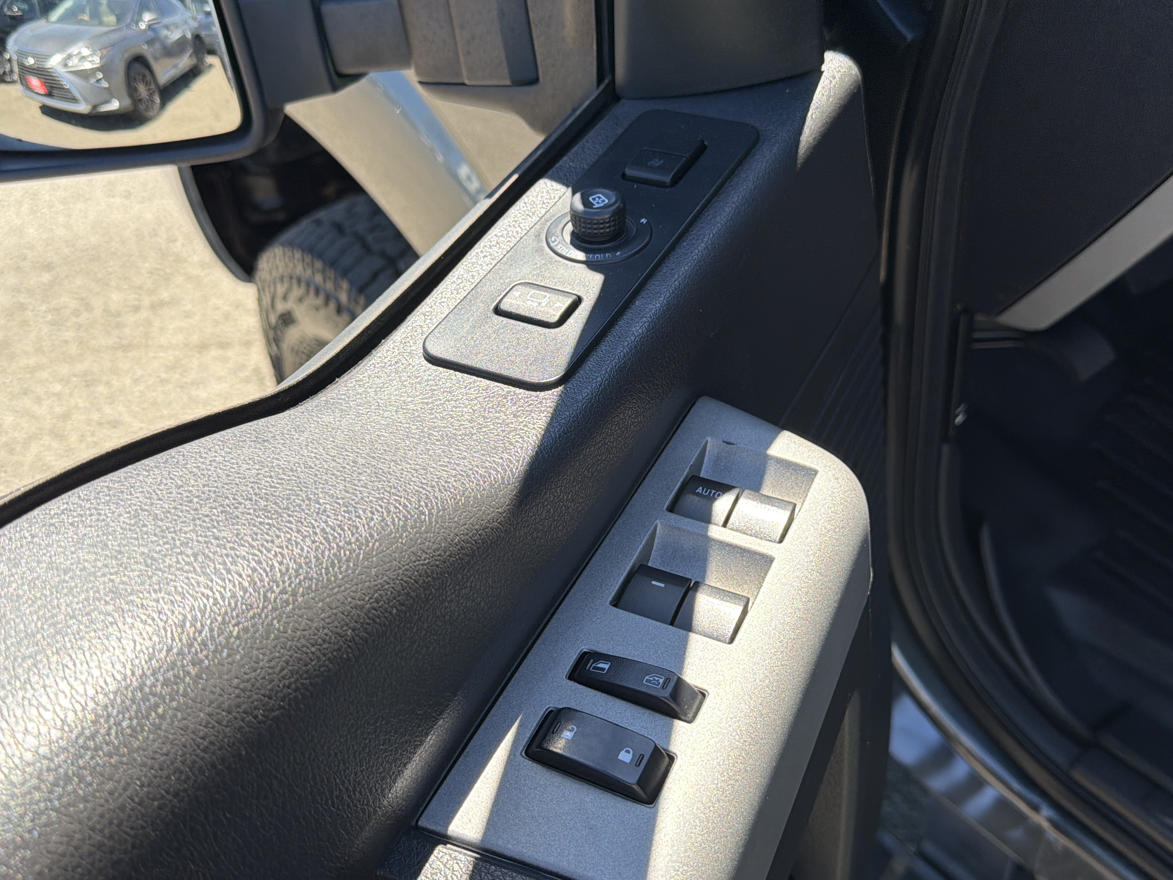 Used 2016 Ford F350 Lariat w/ Lariat Ultimate Package AWD/4WD image 15