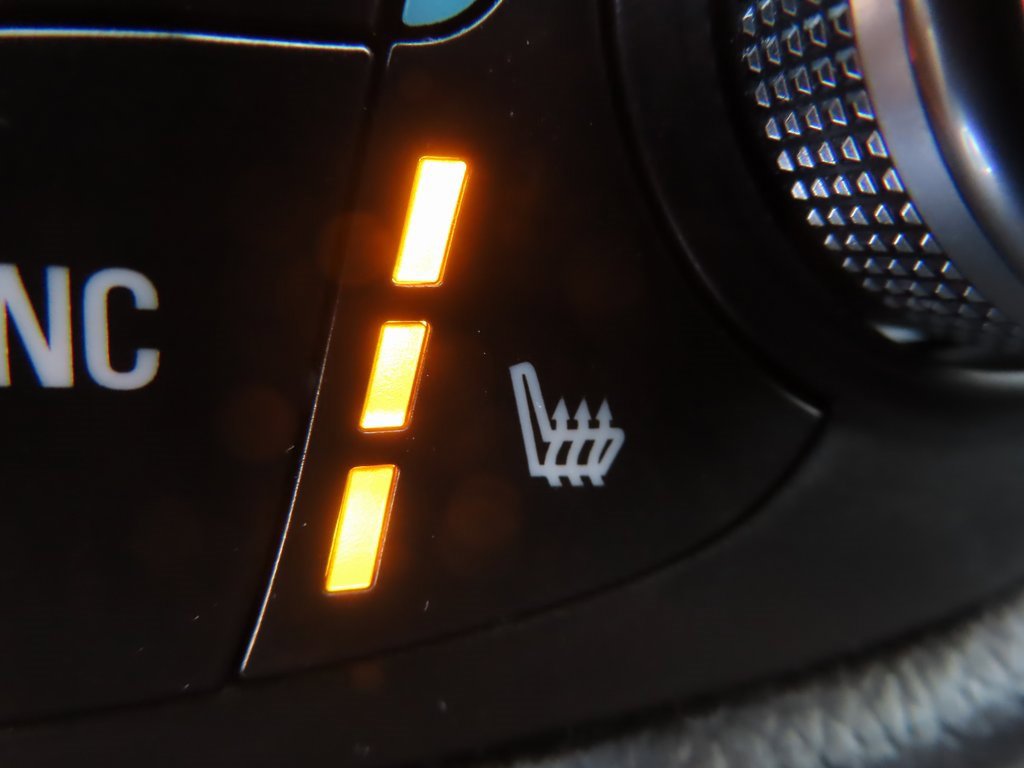 Used 2023 Chevrolet Equinox LT w/ Driver Convenience Package image 7