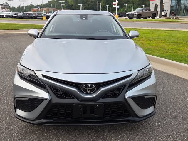 Used 2024 Toyota Camry SE FWD image 2