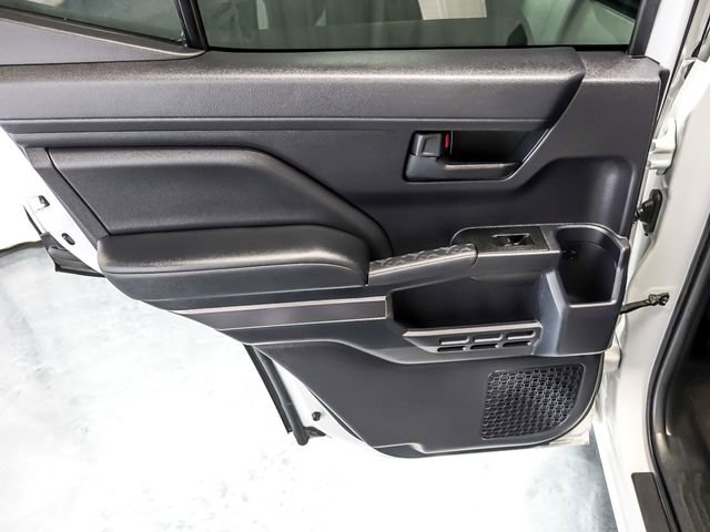 Used 2025 Toyota 4Runner SR5 AWD/4WD image 26