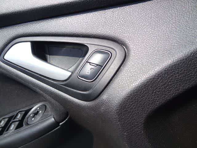 Used 2016 Ford Focus SE FWD image 14
